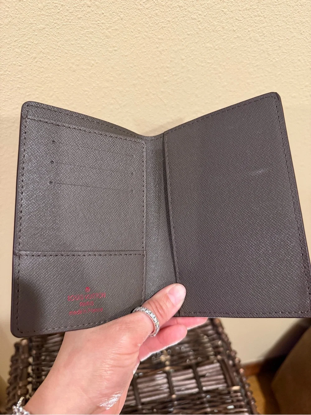 Brown Passport Wallet 🤎